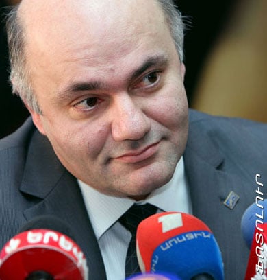 Решение об отстранении Сурена Хачатряна от занимаемой должности Мгер Шахгельдян считает правильным
