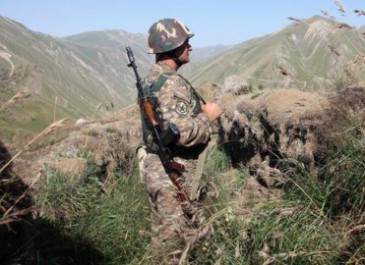 Ерджаник Салвардян: Азербайджан не найдет слабое место Армянской армии, поскольку его нет