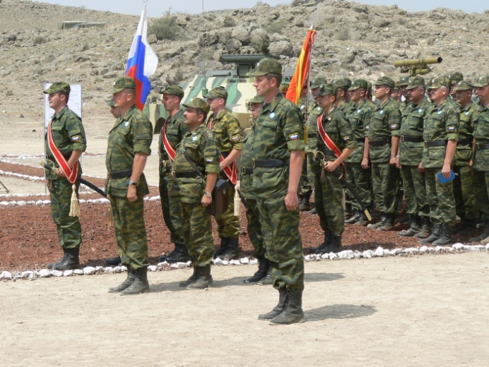 Российские военнослужащие заняты в Гюмри пирушками?