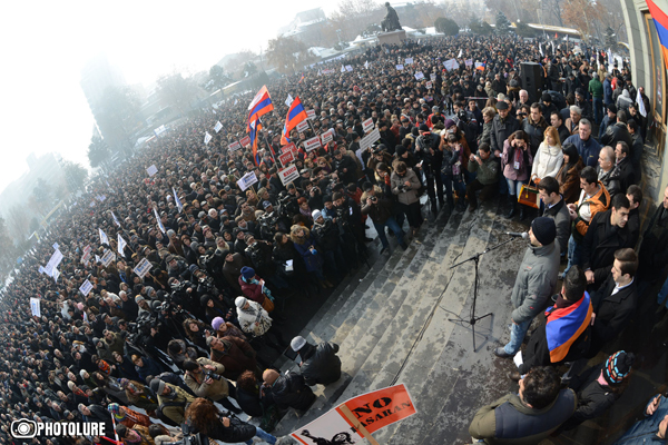 Почему не может объединиться оппозиция Армении? (Видеоматериал)