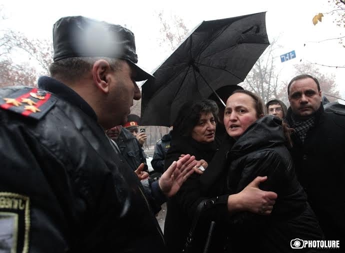 Генпрокурор РА встретился с матерями погибших солдат