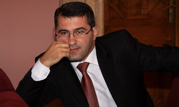 Армен Мартиросян: “Разве кто-нибудь может запугать наши власти…”
