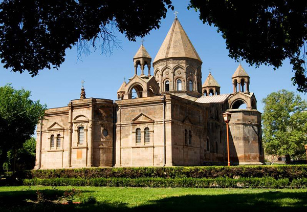 В Армении настоятелем монастыря Святой Гаяне назначен архимандрит Матеос Погосян