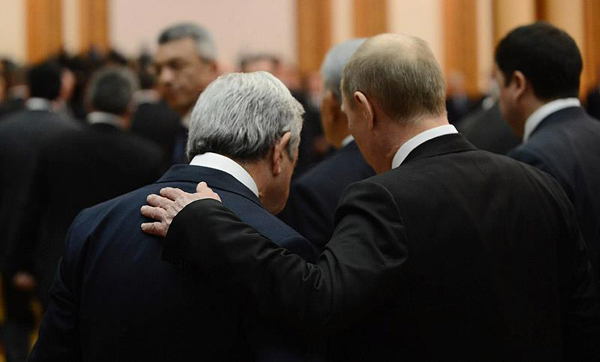 “Поддерживая в международных структурах Россию, Армения несет огромные моральные потери”