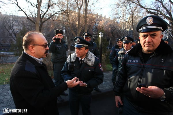 Осипян пригрозил члену Учредительного парламента