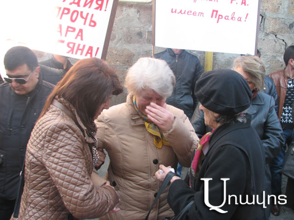 Акция протеста возле посольства Украины по делу о заключенном на пожизненный срок (Фоторепортаж)