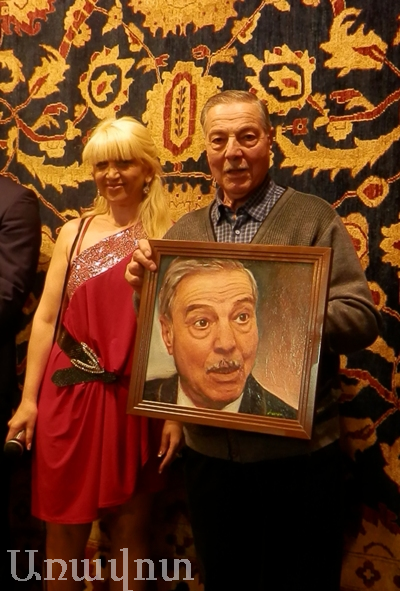 Московская художница Ася Акопян преподнесла сюрприз «Королю колец» Альберту Азаряну