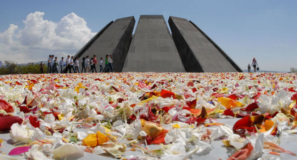 “Планируемые мероприятия в связи с сотой годовщиной Геноцида начинают напоминать мероприятия, приуроченные к столетнему юбилею Ленина”