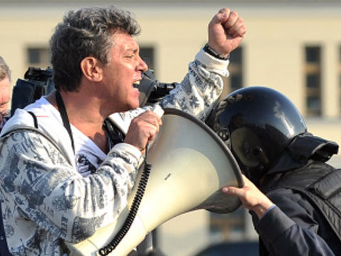 Немцов и “путинские зомбоканалы”