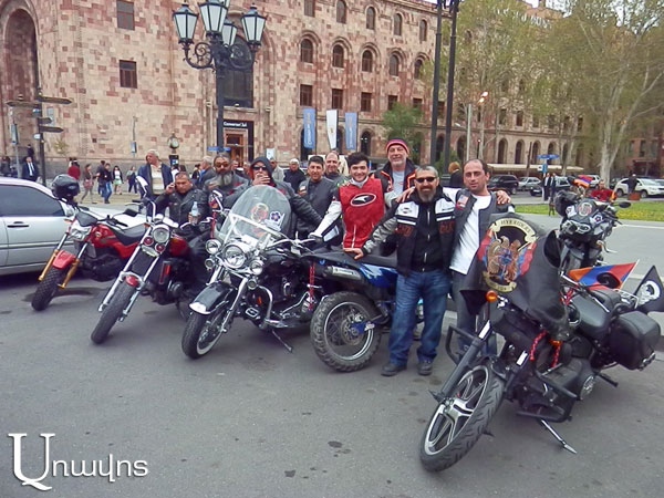 Армянские байкеры со всего мира съехались в Ереван, чтобы вместе почтить память жертв Геноцида армян