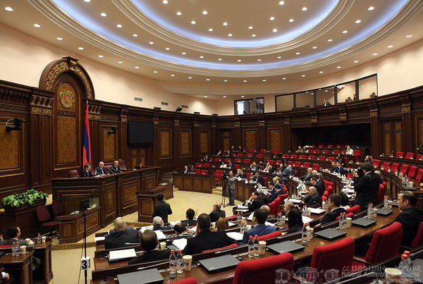 Депутатов хотят «превратить» в Цицеронов, Карнеги и Джобсов