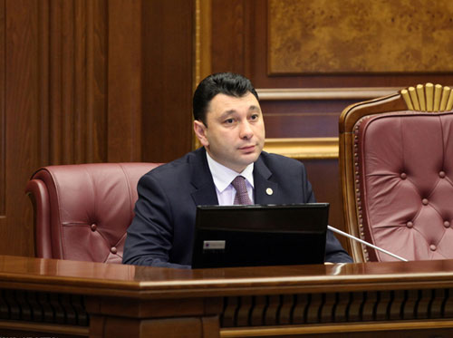 Представитель ассирийской общины: «К примеру, Шармазанов по национальности грек, и он в парламенте»