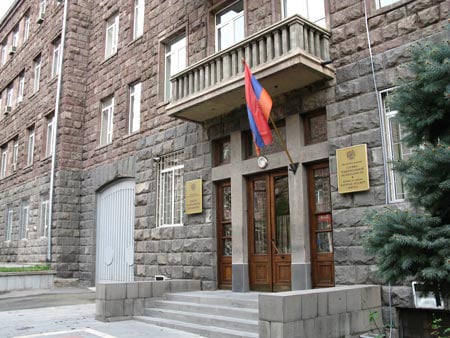 Почему СНБ независимой Армении прикрывает грехи советского КГБ