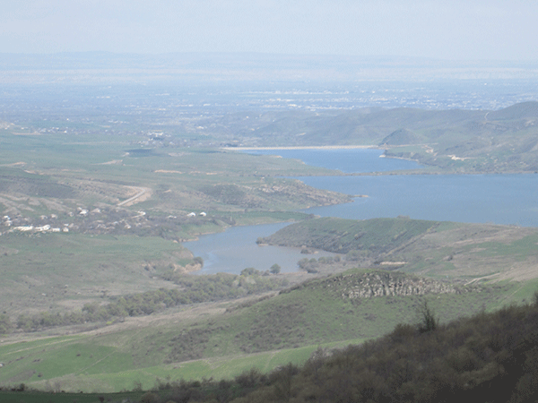 На границе Азербайджана взрываются мины