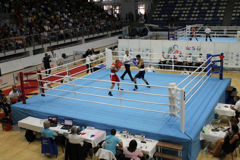 Арман Ованнисян начал свое выступление на Европейском чемпионате по боксу с победы