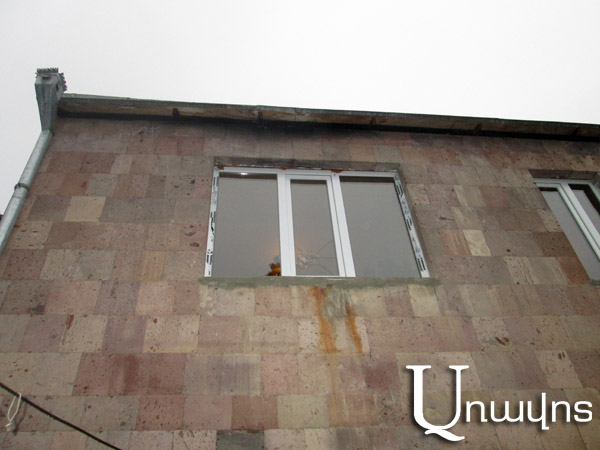 Последствия обстрела с азербайджанской стороны – на окнах здания сельской администрации и школы Коти (фоторяд, видеоматериал)
