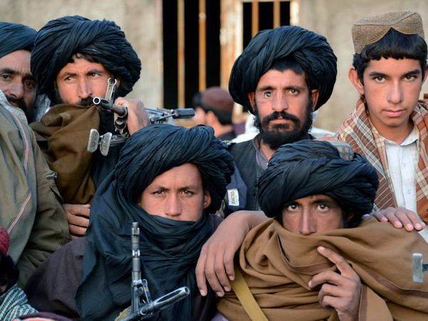 «Наши друзья талибы»: The Independent – о самых невероятных союзниках Запада в борьбе против ИГИЛ