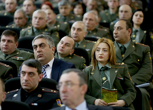 Пресс-секретарь МО Армении опубликовал данные о смертельных случаях в армии за 2015г