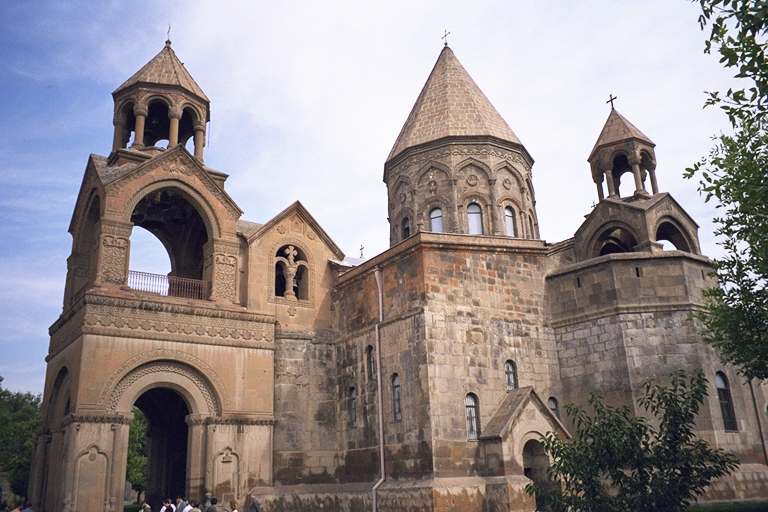 Католикос всех армян Гарегин Второй принял главу Армянского Всеобщего Благотворительного Союза