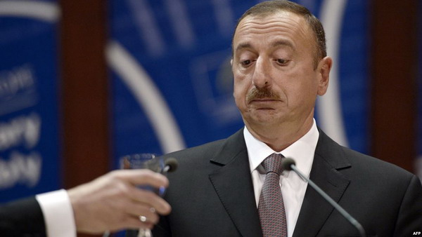 Встреча с Саргсяном «носила формальный характер»: Алиев