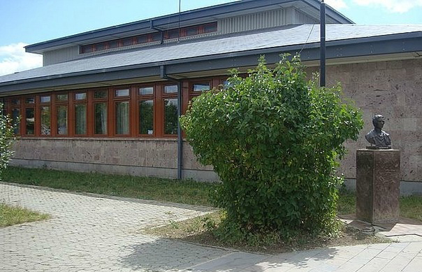 Школа с самым дорогим в Европе зданием находится в Гюмри (ФОТО)