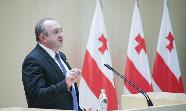 Президент Грузии призывает Запад противостоять Москве единым фронтом: «Коммерсантъ»