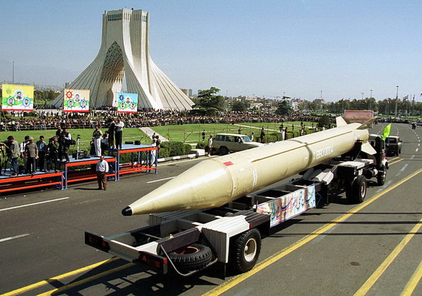 Иран провел испытания нескольких баллистических ракет
