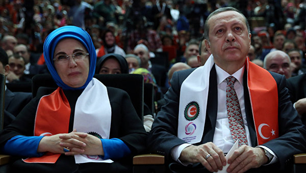 Супруга Эрдогана: гаремы османских султанов были «школой для женщин, очагом…»