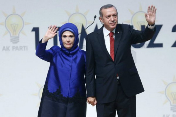 Скандальное заявление супруги Эрдогана о гаремах османских султанов взбудоражило турецкое общество: ВВС
