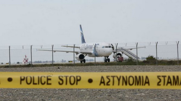 Странный угон самолета EgyptAir: «Все кончилось»