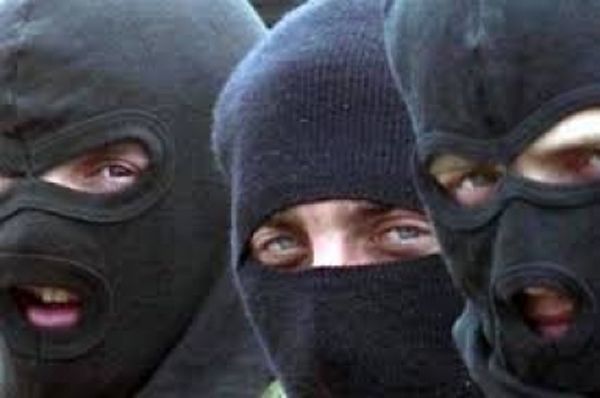 Неизвестные в масках в Гюмри ворвались в бензоколонку и похитили 37 тысяч драмов