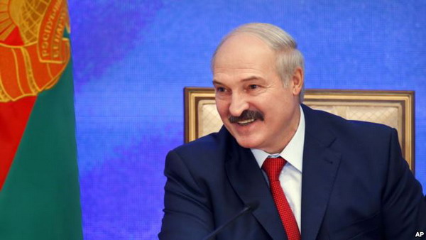 Лукашенко «не склонен демонизировать» процесс продвижения НАТО на Восток