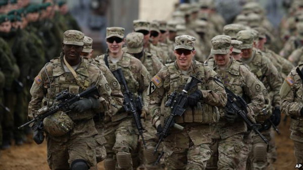 Пентагон: у восточных рубежей НАТО будет размещена бронетанковая бригада