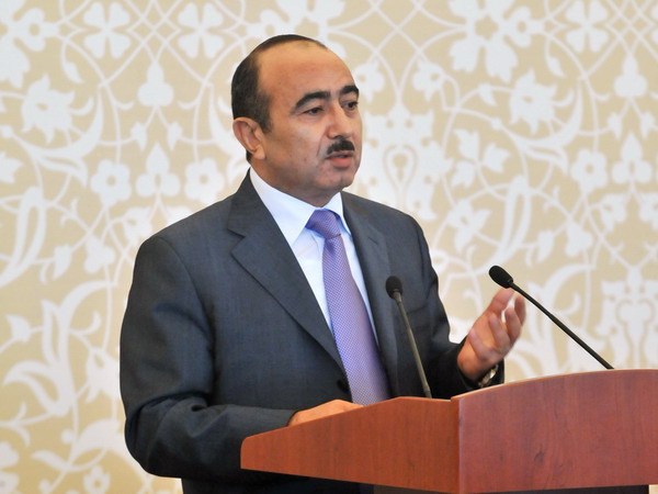 Азербайджан прилагает усилия, чтобы «помирить Россию и Турцию»: помощник Ильхама Алиева