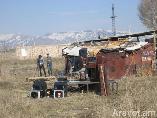 По следам концерта Тиграна Амасяна: Гагик Царукян дарит две квартиры гюмрийским бездомным (ВИДЕО)