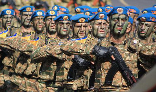 Армения в состоянии проводить военные операции на самой территории Азербайджана: Том де Ваал