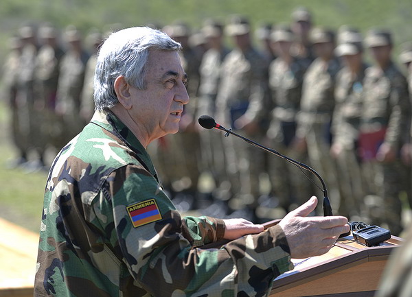 Вы в очередной раз показали всем, кто – армянский солдат, кто – солдат Отечества: Серж Саргсян в Арцахе
