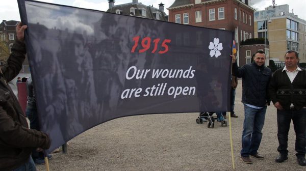 Митинг и шествие в Амстердаме, посвященные 101-ой годовщине Геноцида армян (ФОТО)