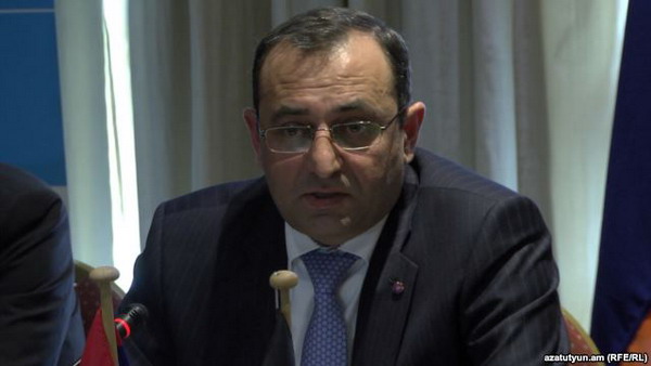 Газовое соглашение с Россией должно быть пересмотрено: министр экономики Армении