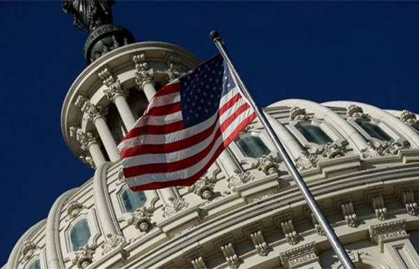 Конгресс США: Элиот Энгел и Адам Кинзинджер инициировали закон против отмены санкций в отношении РФ