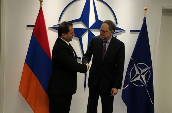 Народ Карабаха имеет право на самооборону и укрепление своей среды безопасности: Давид Тоноян в НАТО