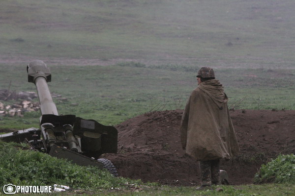 Армянские подразделения подбили еще три танка противника. Убитые азербайджанские спецназовцы (18+)