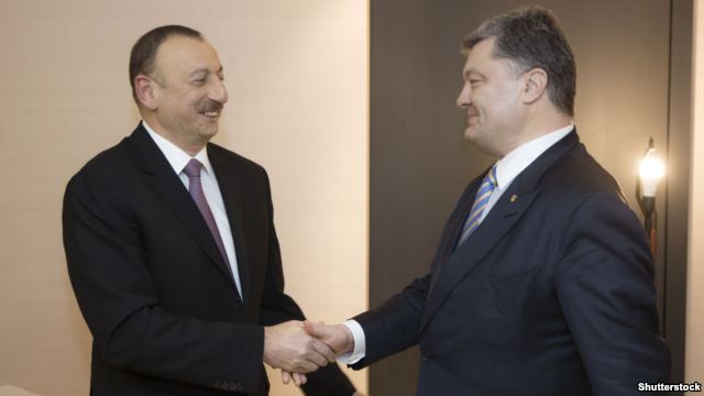 Петр Порошенко позвонил Алиеву и поддержал «территориальную целостность» Азербайджана
