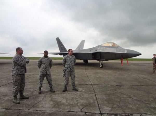 США в Румынии начали развертывание истребителей пятого поколения F-22 Raptor