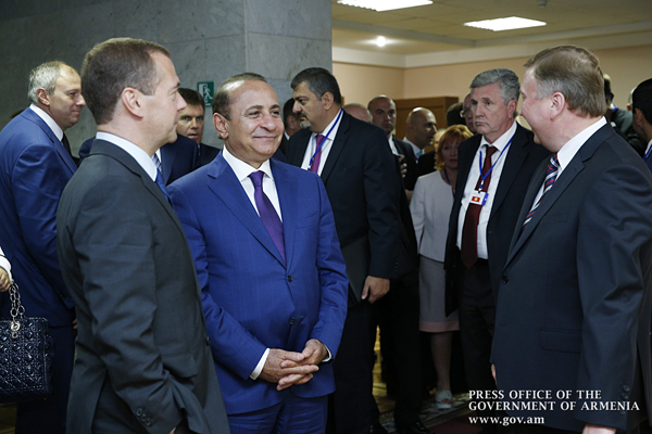 Почему премьер-министры стран-членов ЕАЭС не едут в Армению?