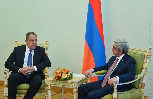 Лавров в Ереване пытался убедить, что Армения остается стратегическим партнером России: «Коммерсант»