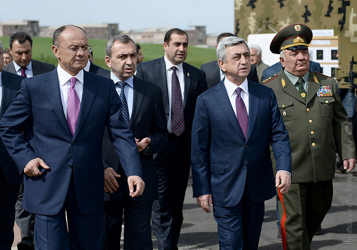 Серж Саргсян посетил Министерство обороны Армении
