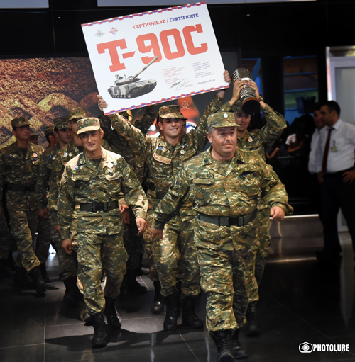 Сертификат на Т-90С – Армении, сами танки – Азербайджану: МО РФ так и не отправило приз – Gala-TV