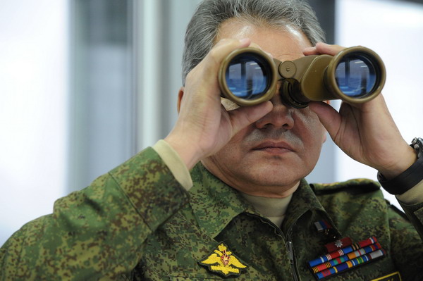 Министр обороны России провел экстренные переговоры с главами МО Армении и Азербайджана