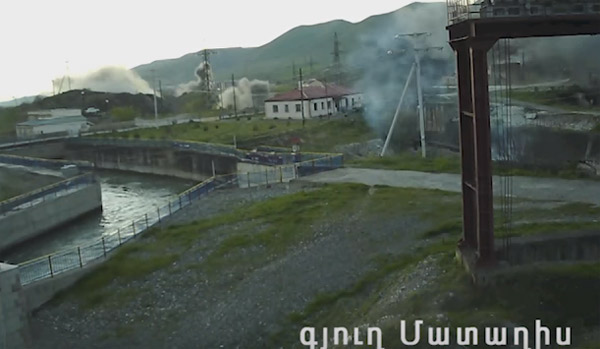 МО НКР: видеоматериал об обстреле села Матагис противником в ночь на 28-ое апреля (ВИДЕО)